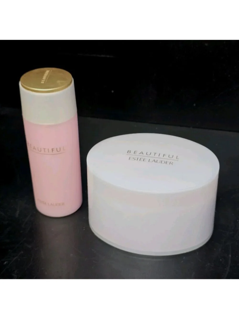 2 Estee Lauder Beautiful body Dusting powder